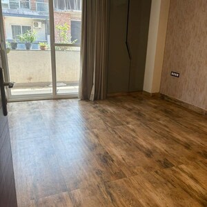 Room in 4 BHK Apartment at Aradhya Homes, Sector 67a – for Rent