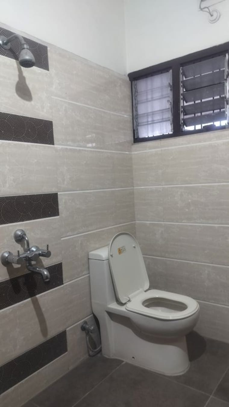 Bathroom, banjara hills 5 Bedroom 6000 Sq.Ft. Independent House In Banjara Hills Hyderabad 10740586