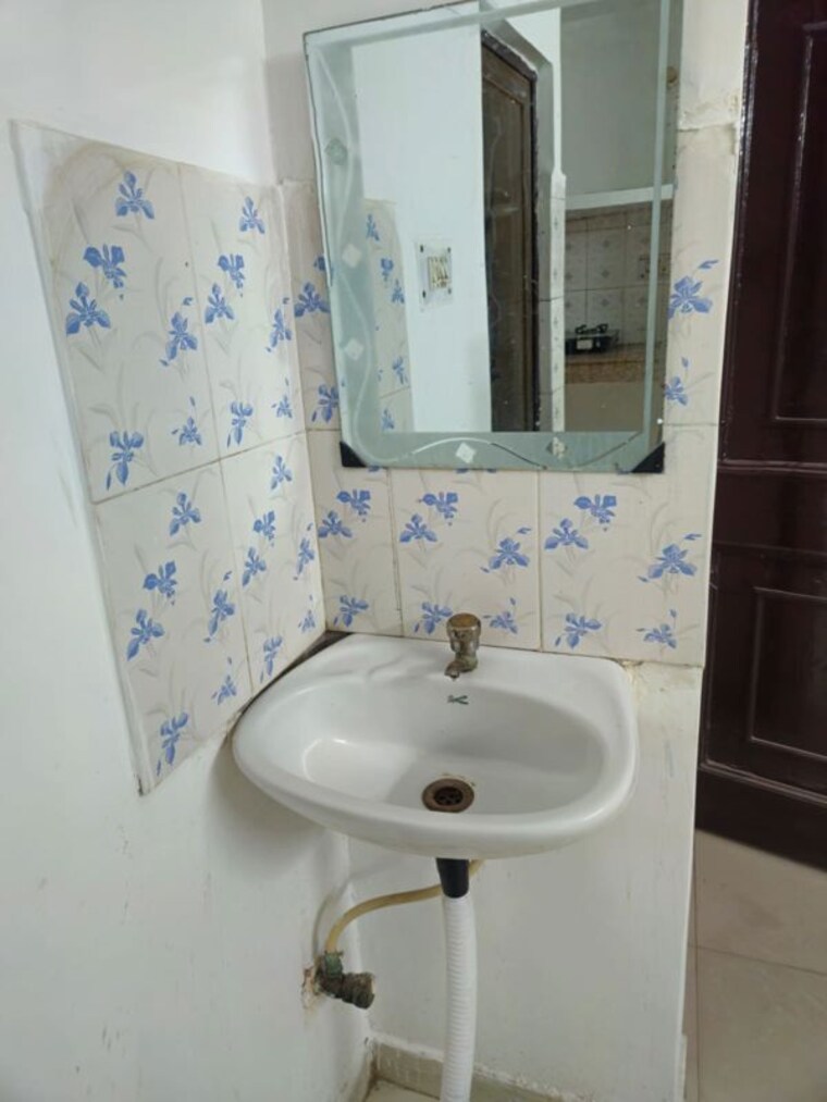 Bathroom, rwa-apartments-sector-19 2 Bedroom 1050 Sq.Ft. Independent House In Sector 19 Noida 10740653