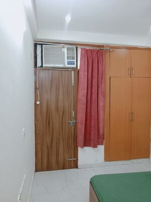 Room in 1 BHK Builder Floor at Sushant Lok I – for Rent