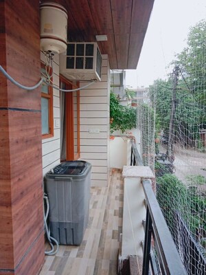 Balcony in 1 BHK Builder Floor at Sushant Lok I – for Rent