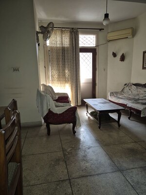 Living Room in 3.5 BHK Apartment at Mayur Vihar – for Rent
