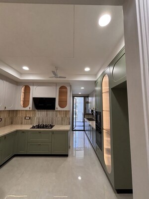 Kitchen in 4 BHK Builder Floor at BPTP Eden Estate, Sector 81 – for Sale
