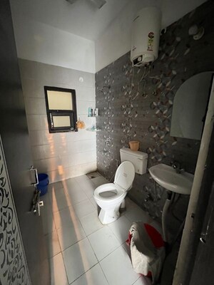 Team Area in 2.5 BHK Builder Floor at Sector 43 – for Rent