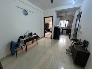 Gym in 2.5 BHK Builder Floor at Sector 43 – for Rent