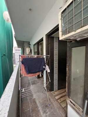 Kitchen in 2.5 BHK Builder Floor at Sector 43 – for Rent