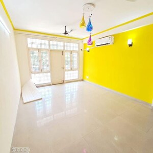 Bedroom in 4 BHK Builder Floor at Sector 57 – for Rent