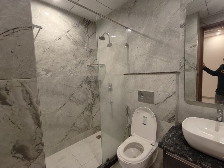 Bathroom, raj-one-good-earth 3 Bedroom 1616 Sq.Ft. Apartment In Sector 71 Gurgaon 10740711