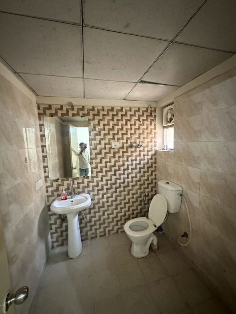 Bathroom, gaur-city-7th-avenue 2 Bedroom 1165 Sq.Ft. Apartment In Sector 4 Greater Noida Greater Noida 10740713