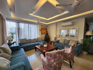 Living Room in 4 BHK Builder Floor at Sector 57 – for Rent