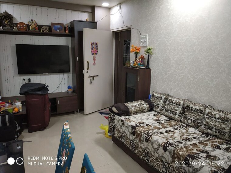 Living Room, sapphire-lakeside 1 Bedroom 500 Sq.Ft. Apartment In Powai Mumbai 10740850
