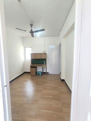 Bedroom in 1 BHK Apartment at Malad West – for Rent