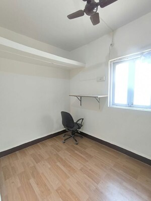 Room in 1 BHK Apartment at Malad West – for Rent