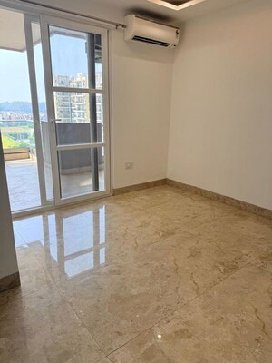 3 BHK Apartment For Rent in High Ground
