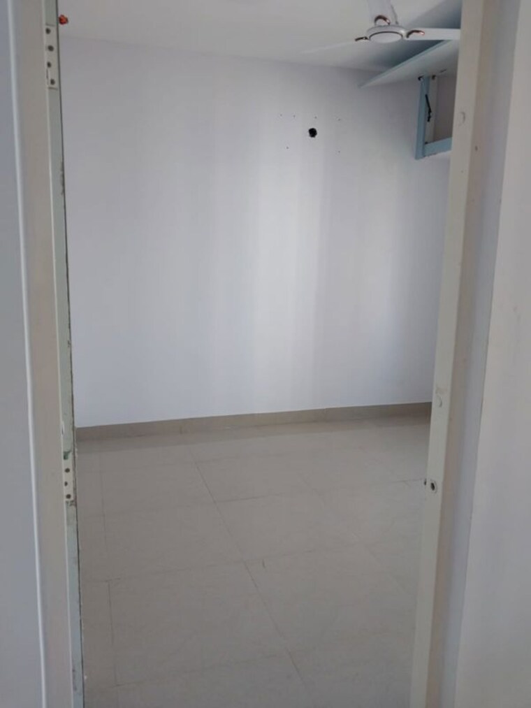 Room, unnat nagar 1 Bedroom 480 Sq.Ft. Apartment In Unnat Nagar Mumbai 10740880
