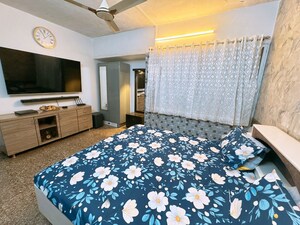 Bedroom in 1 BHK Apartment at Mangal Prabha, Santacruz East – for Rent