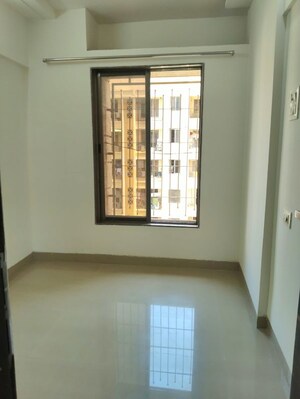 Room in 1 BHK Apartment at Piramal Vaikunth Vidit, Balkum Pada – for Rent