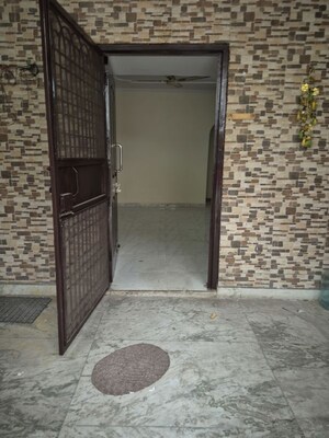 3.5 BHK Apartment – Entrance View at Mayur Vihar - for Rent