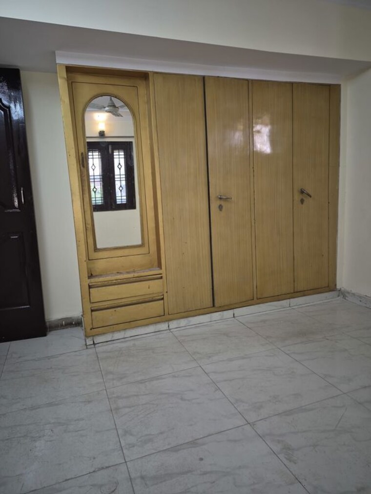 Bedroom, mayur vihar 3.5 Bedroom 1200 Sq.Ft. Apartment In Mayur Vihar Delhi 10740891