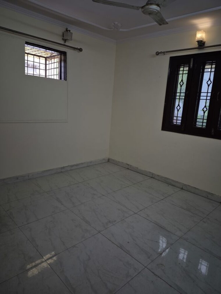 Room, mayur vihar 3.5 Bedroom 1200 Sq.Ft. Apartment In Mayur Vihar Delhi 10740891