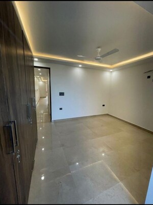 Room in 2 BHK Builder Floor at Rampuri – for Rent