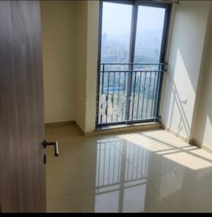 Room in 3 BHK Apartment at Kalpataru Parkcity Eternia, Kolshet Road – for Sale