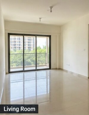 Room in 3 BHK Apartment at Kalpataru Parkcity Eternia, Kolshet Road – for Sale