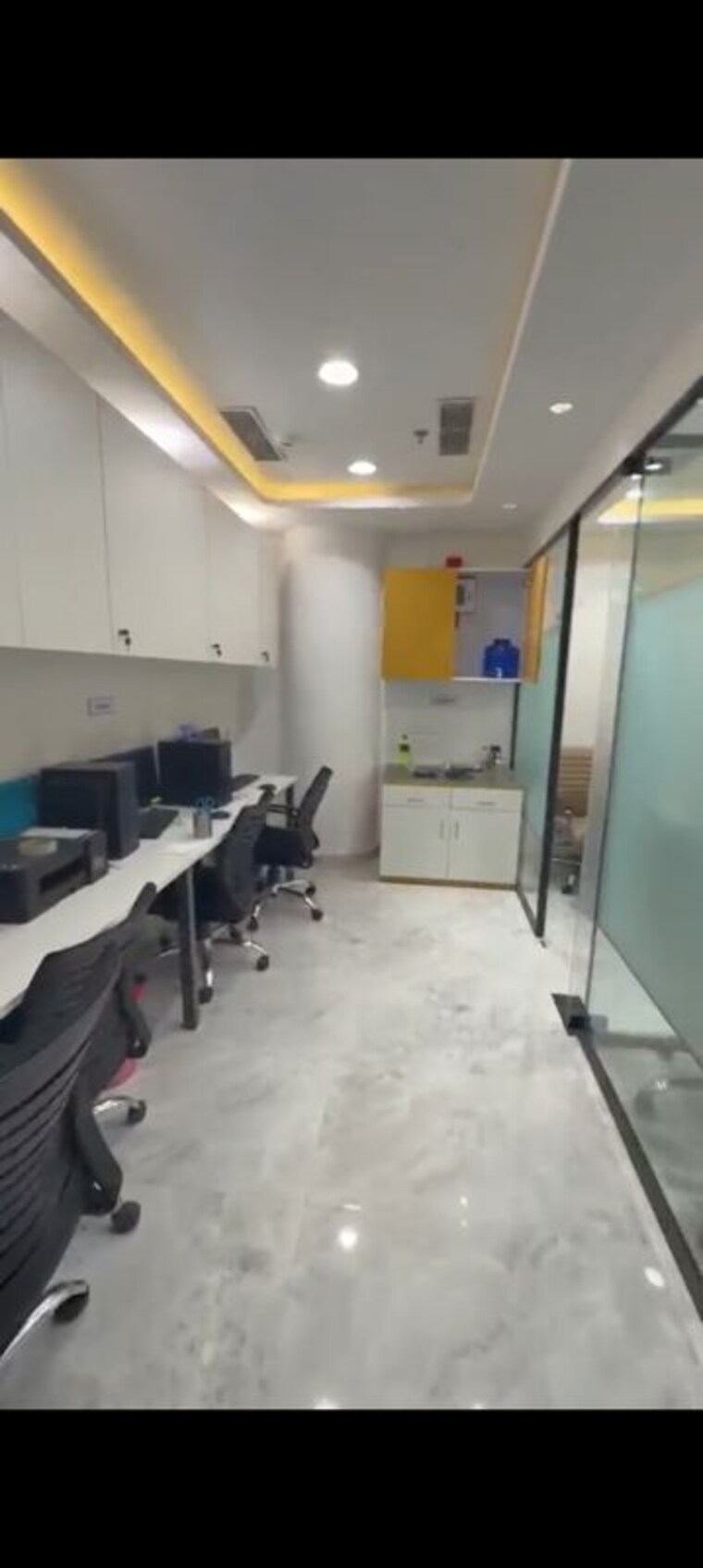 Team Area, spaze-itech-park Commercial Office Space 700 Sq.Ft. In Sector 49 Gurgaon 10740924