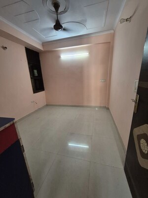 Master Bedroom in 1.5 BHK Builder Floor at Mayur Vihar – for Rent