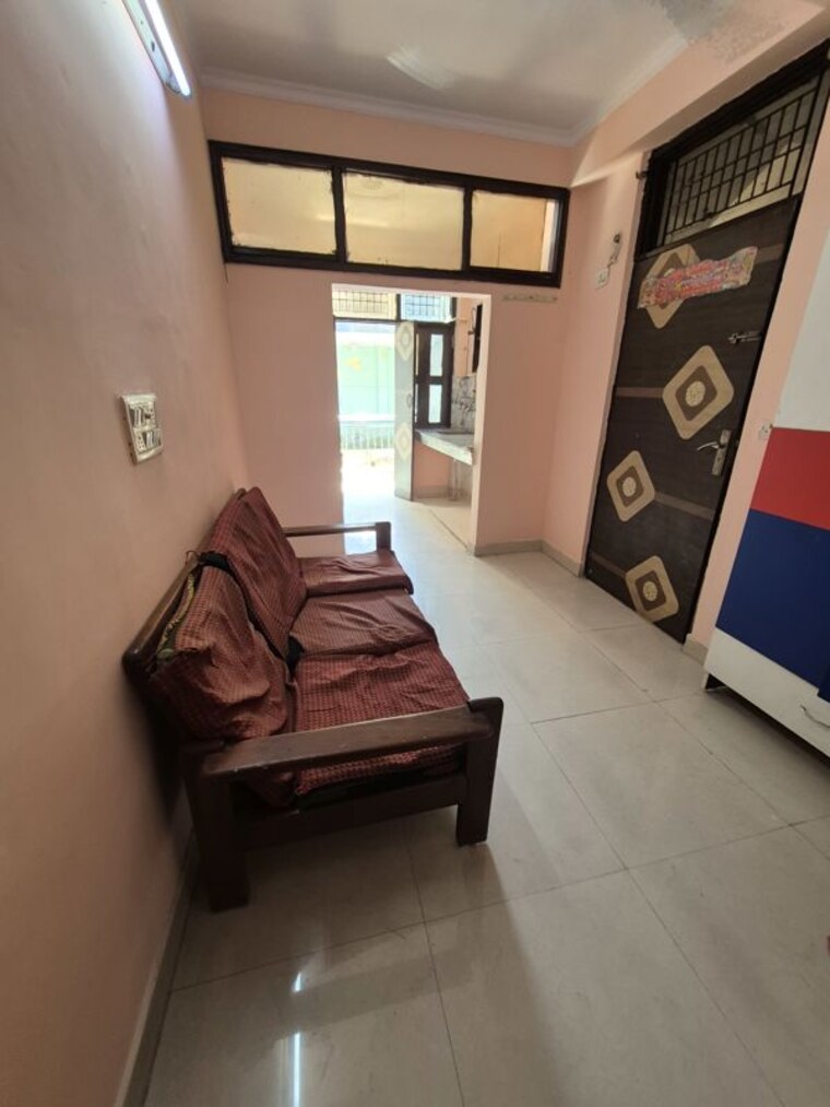Hall, mayur vihar 1.5 Bedroom 400 Sq.Ft. Builder Floor In Mayur Vihar Delhi 10740925
