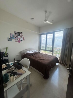 Room in 2 BHK Apartment at Piramal Aranya, Byculla – for Sale