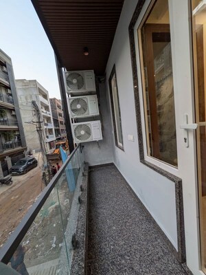 Balcony in 2 BHK Builder Floor at Sector 40 – for Rent