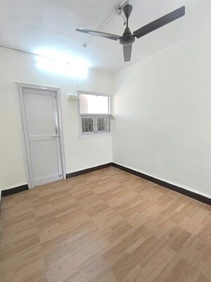 Room in 1 BHK Apartment at Kaustubh Usha Colony CHS, Malad West – for Rent