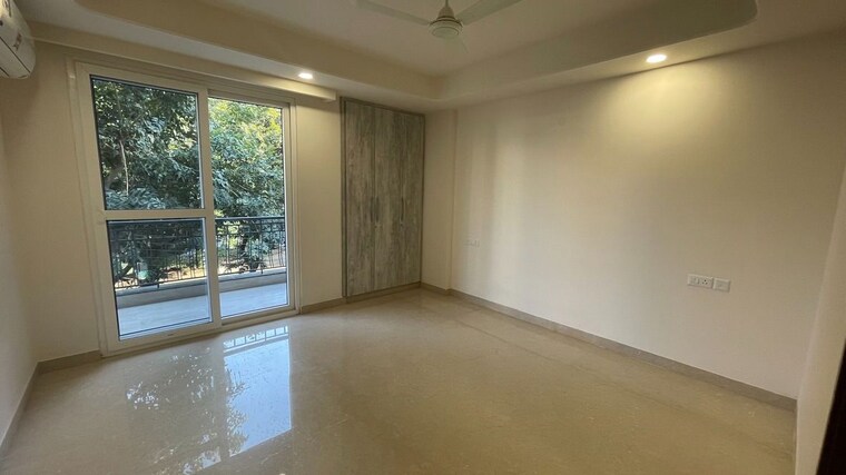 Room, chittaranjan park 3 Bedroom 233 Sq.Yd. Builder Floor In Chittaranjan Park Delhi 10740954