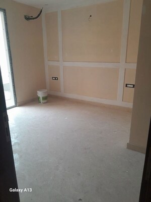 Room in 3 BHK Builder Floor at Chittaranjan Park – for Rent