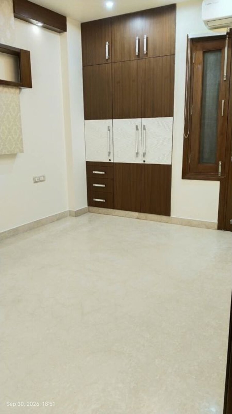 Room, chittaranjan park 3 Bedroom 160 Sq.Yd. Builder Floor In Chittaranjan Park Delhi 10740981