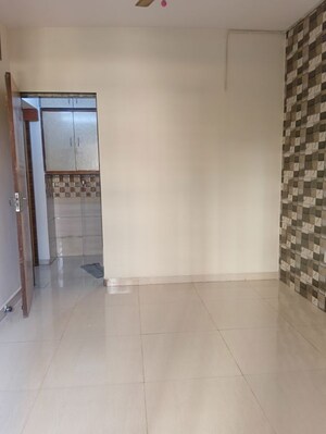 Bedroom in 1 BHK Apartment at Kalpataru Shravasti, Malad West – for Rent