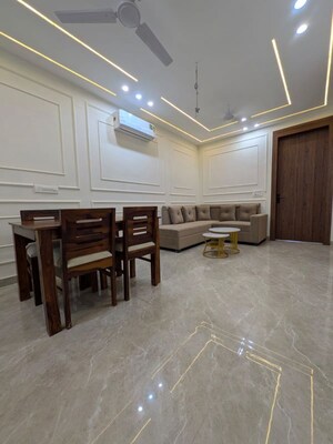 2 BHK Builder Floor For Rent in Sector 52