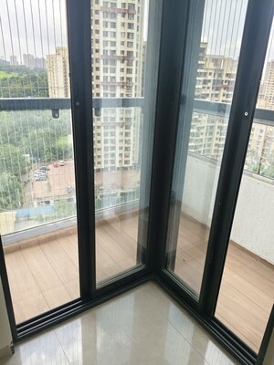 Room in 2 BHK Apartment at Dhamji Shamji Mahavir Spring Tulip Phase 1, Pokhran Road No Two – for Rent