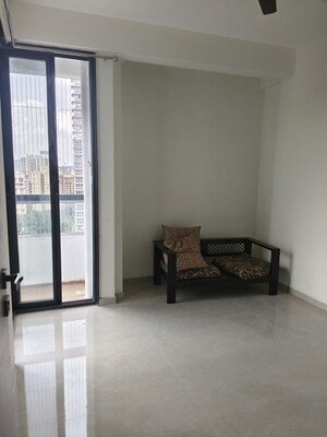Room in 2 BHK Apartment at Dhamji Shamji Mahavir Spring Tulip Phase 1, Pokhran Road No Two – for Rent
