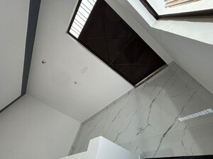 Room in 2 BHK Independent House at Jankipuram – for Sale