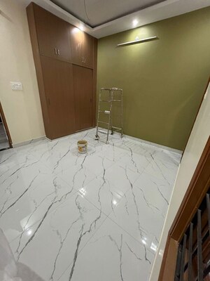 Room in 2 BHK Independent House at Jankipuram – for Sale