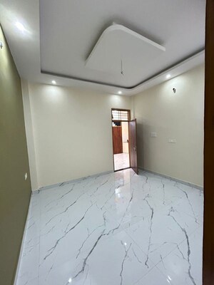 Room in 2 BHK Independent House at Jankipuram – for Sale