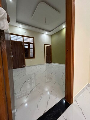 Room in 2 BHK Independent House at Jankipuram – for Sale