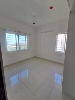 Room in 3 BHK Builder Floor at Aparna Zenon, Puppalaguda – for Rent