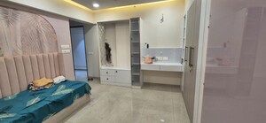 Room in 3 BHK Apartment at Piramal Vaikunth, Balkum Pada – for Rent