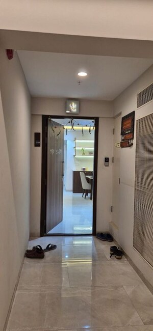 Room in 3 BHK Apartment at Piramal Vaikunth, Balkum Pada – for Rent