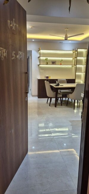 Room in 3 BHK Apartment at Piramal Vaikunth, Balkum Pada – for Rent