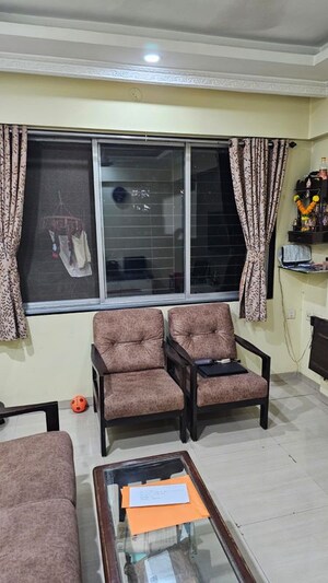 Living Room in 1 BHK Apartment at Chembur – for Rent