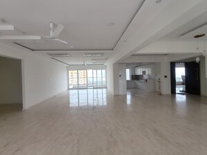 Room in 5 BHK Apartment at Raunak Viraj Tower , Pokhran Road No Two – for Sale
